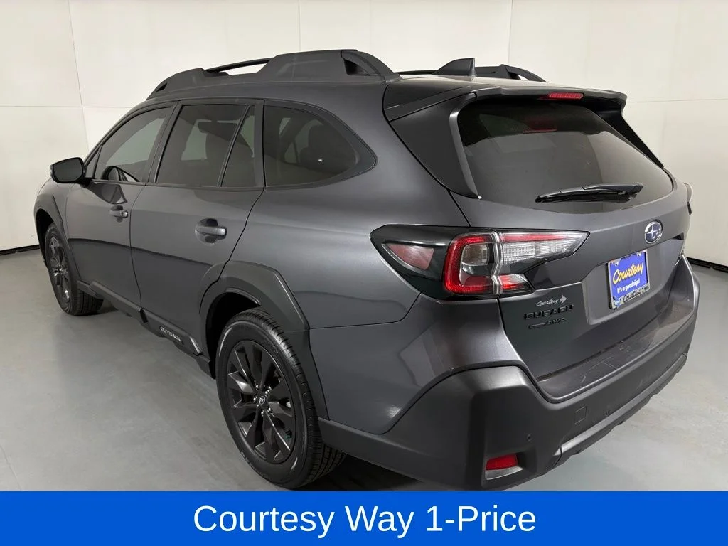 Used 2025 Gray Subaru Onyx Edition image 8
