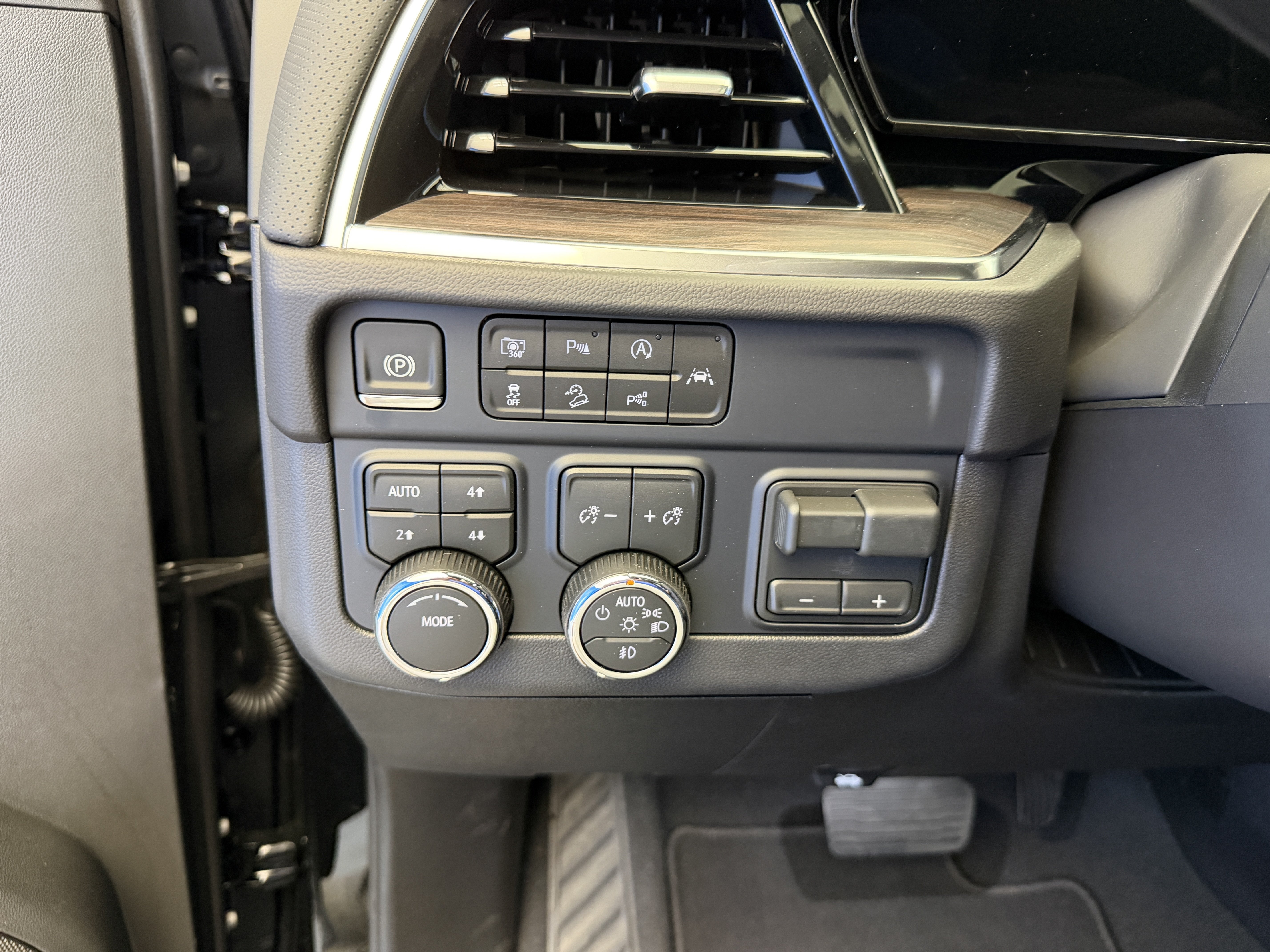 2026 Chevrolet Tahoe Premier - Photo 16