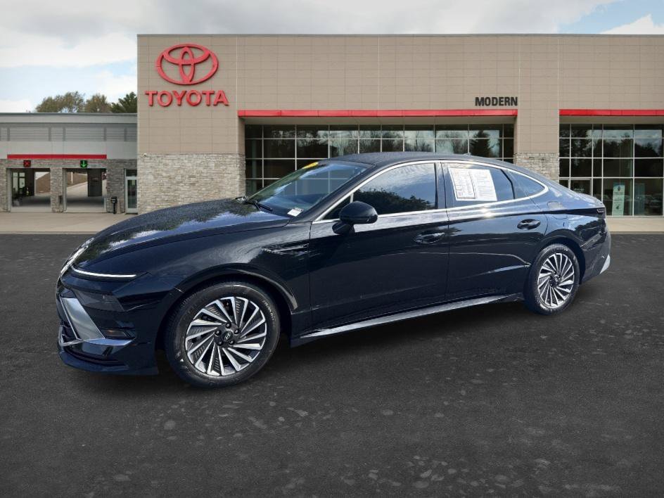Used 2025 Abyss Black Hyundai SEL image 3