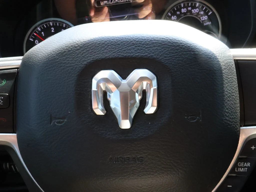Used 2019 White Ram Big Horn/Lone Star image 24