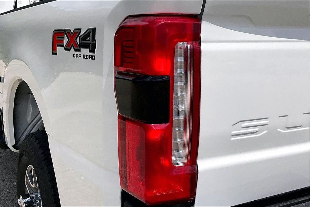New 2026 Ford Super Duty F-250 Lariat 4D Crew Cab