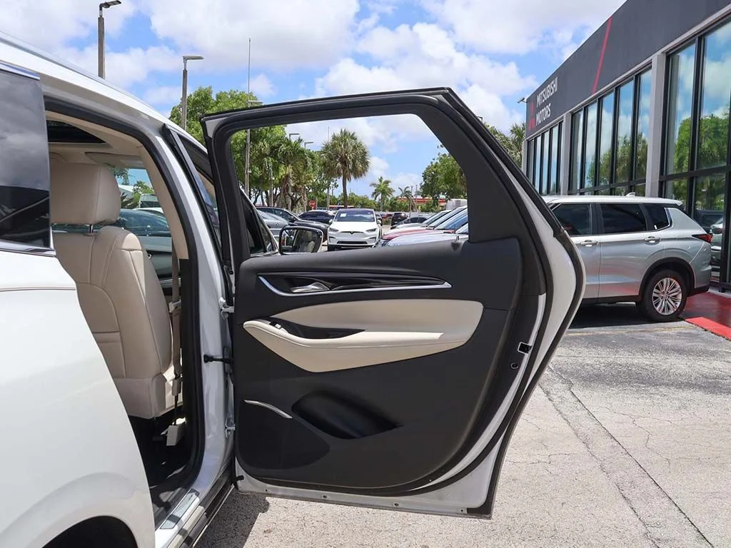 Used 2023 White Buick Premium Group image 32