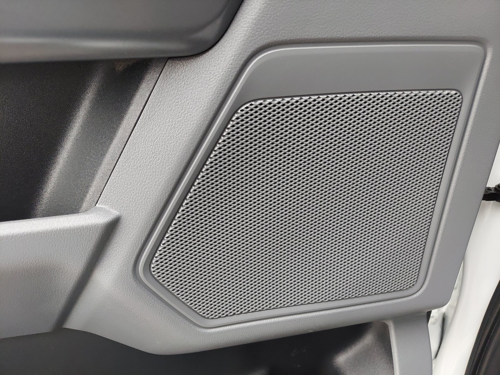 Used 2025 Oxford White Ford XLT image 26