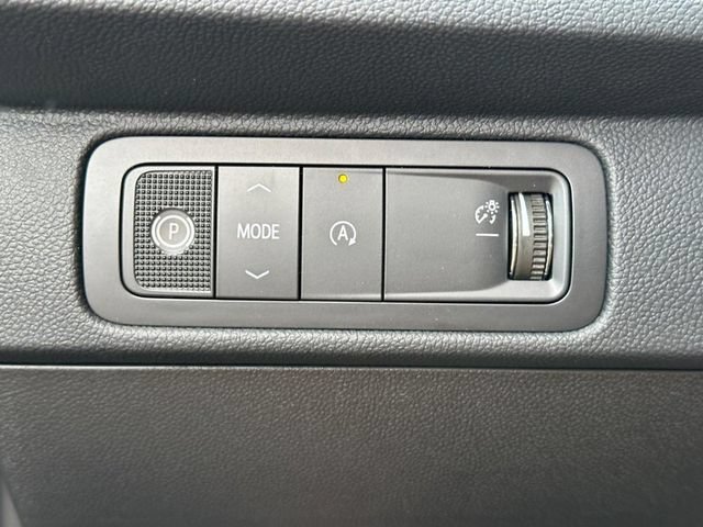 New 2027 Mosaic Black Metallic Chevrolet LT image 17