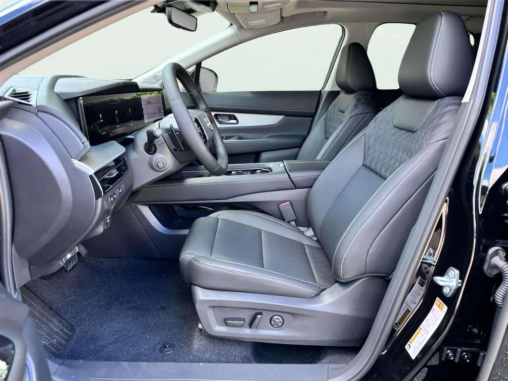 New 2026 Super Black Nissan Platinum image 13