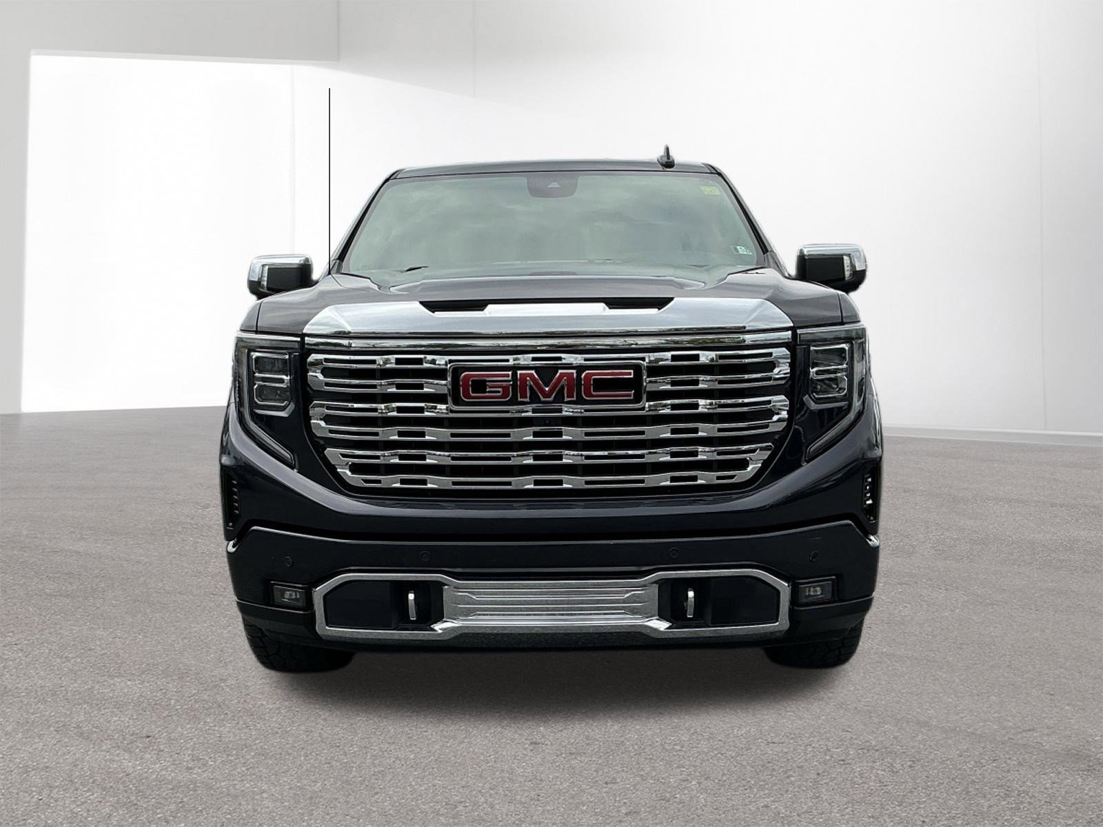 Used 2022 Titanium Rush Metallic GMC Denali image 8