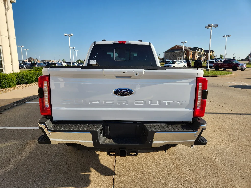New 2026 Oxford White Ford F-250® Lariat® image 7