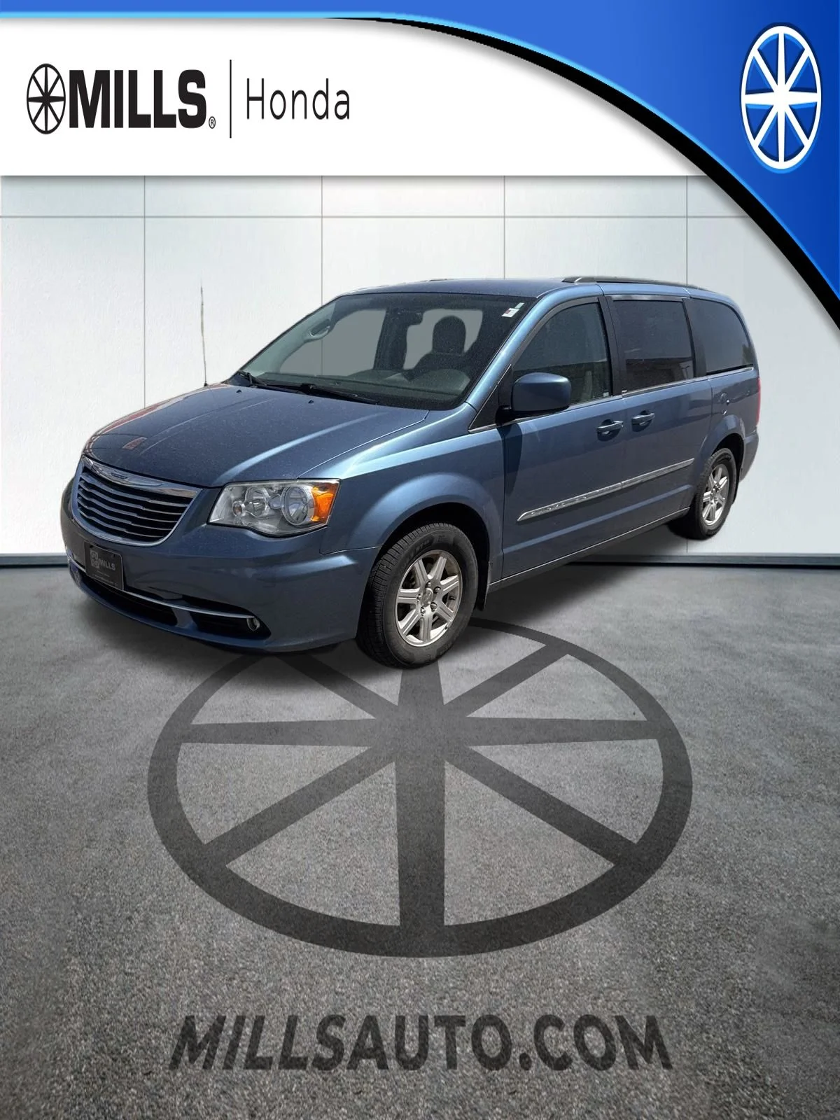 2012 Chrysler Town & Country's photo