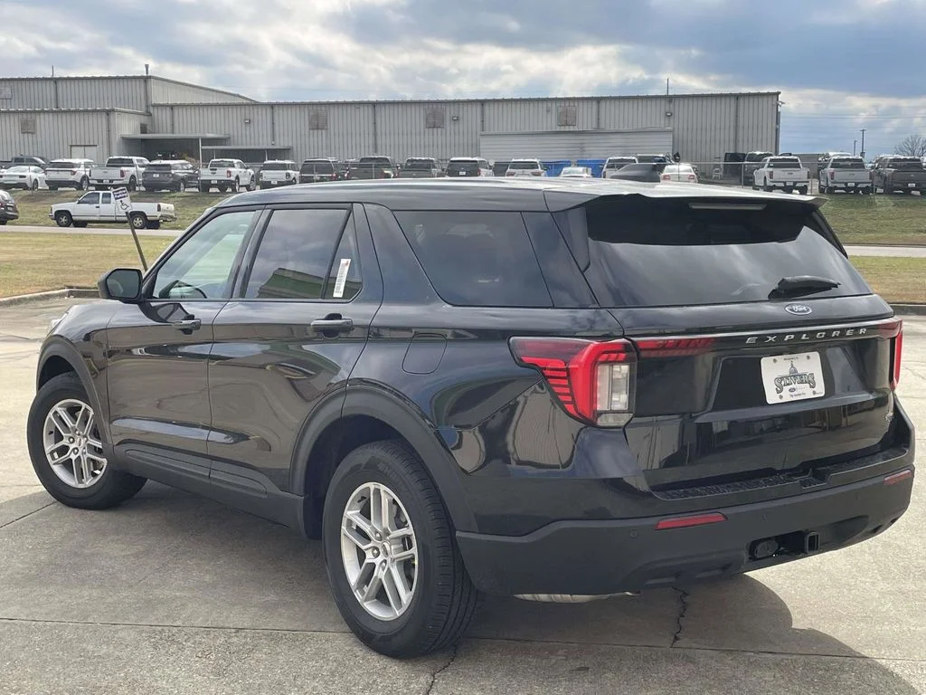 New 2026 Agate Black Metallic Ford Active 100A image 5