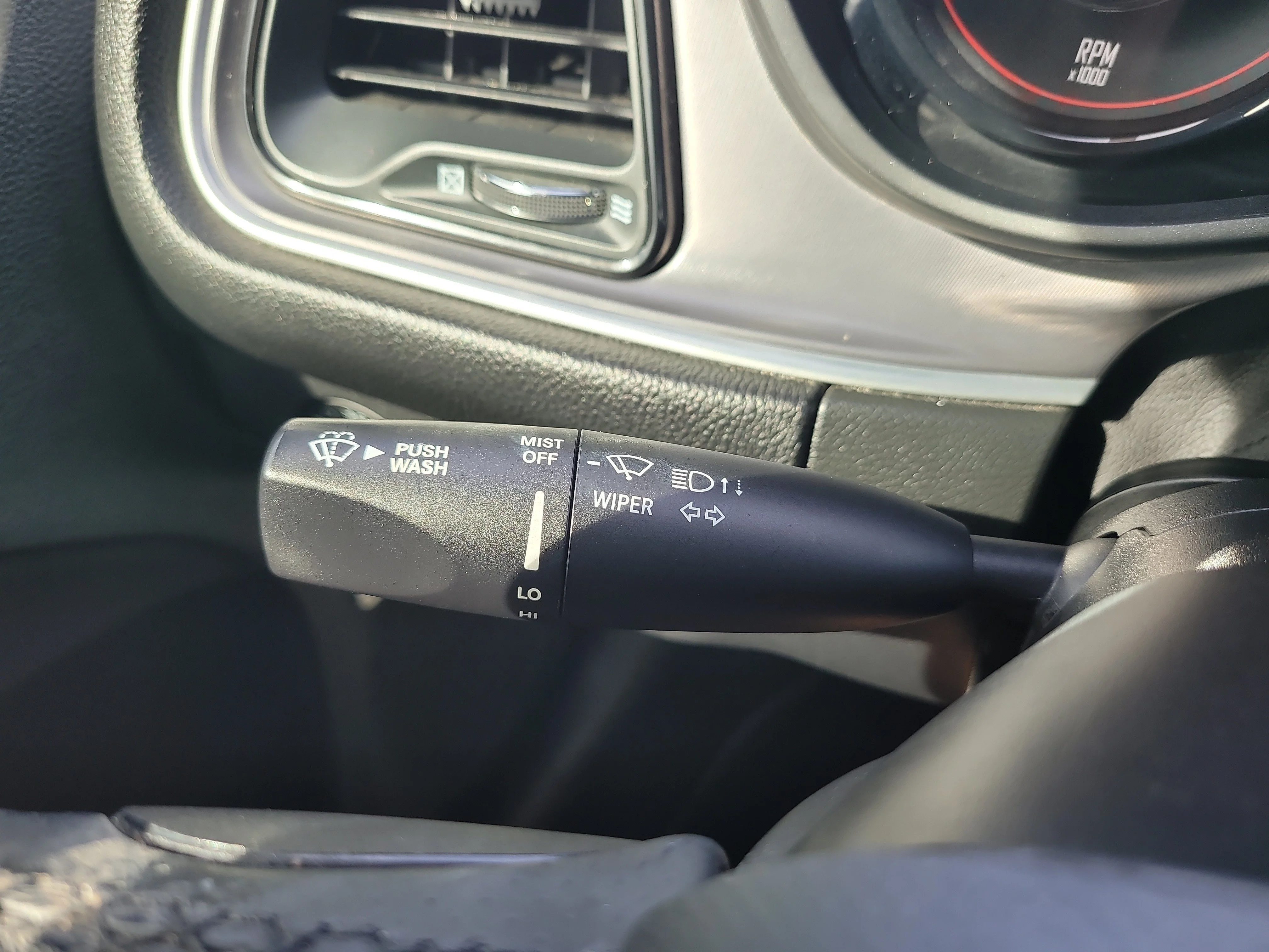 Used 2020 Granite Pearlcoat Dodge SXT image 27