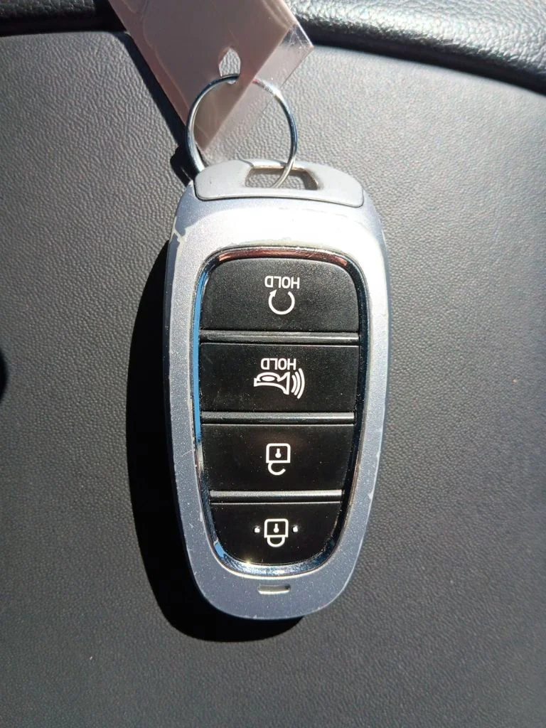Used 2022 Shimmering Silver Hyundai SEL image 25