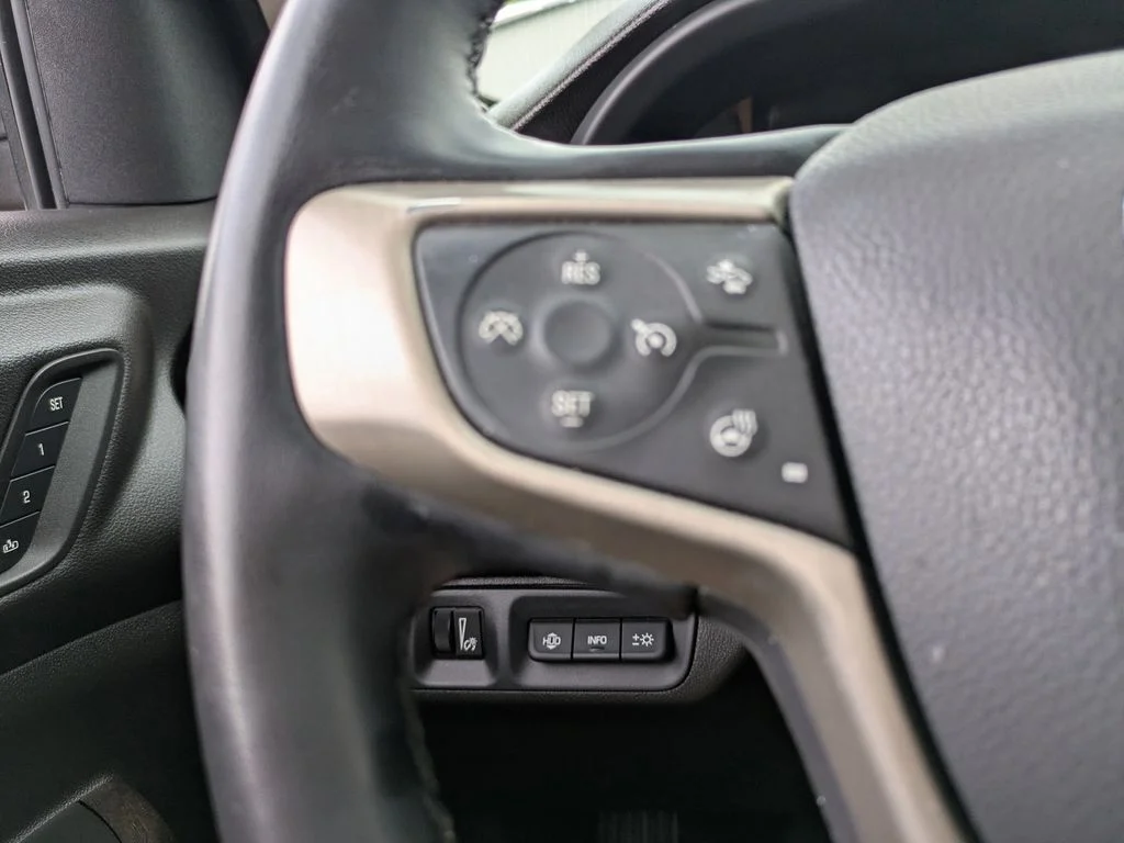 Used 2023  GMC Denali image 30