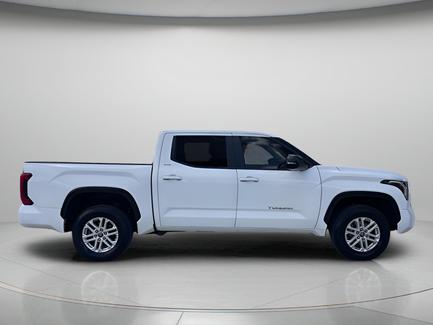 Used 2024 Ice Toyota SR5 image 5