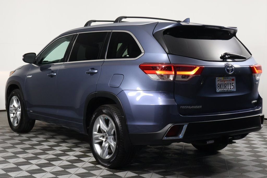 Used 2019 Shoreline Mist Toyota Limited image 6