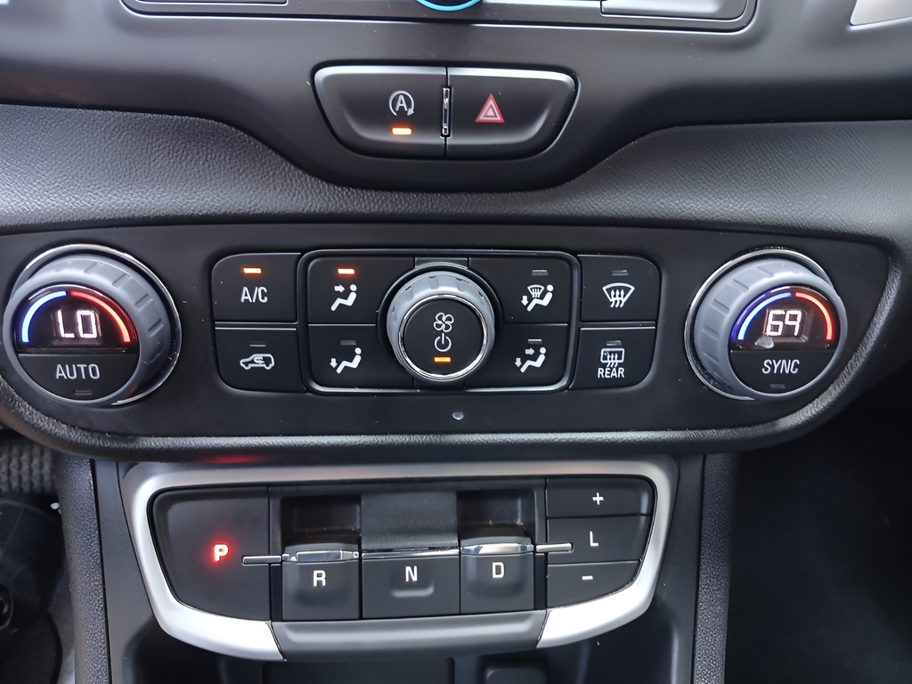 Used 2024 Silver GMC SLE image 18