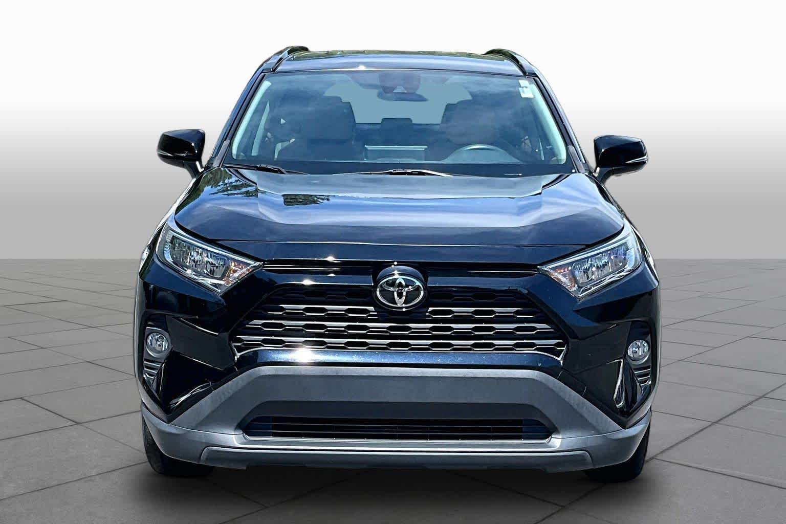 Used 2021 Midnight Black Metallic Toyota XLE image 4