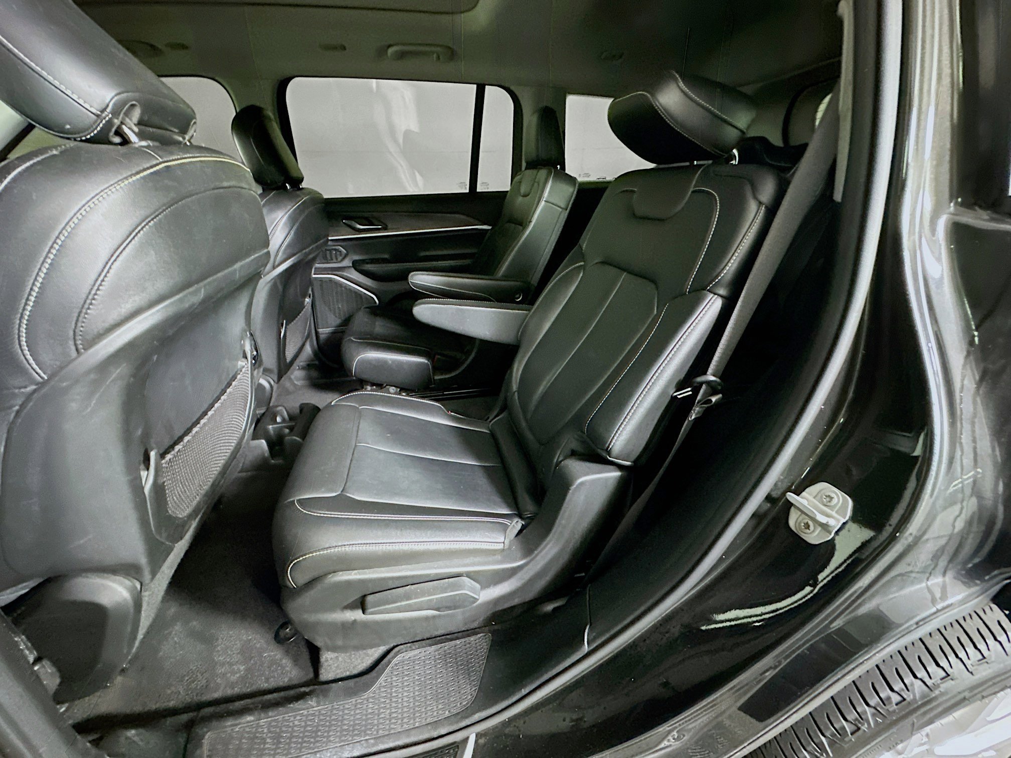 Used 2021 Rocky Mountain Pearlcoat Jeep Limited image 26
