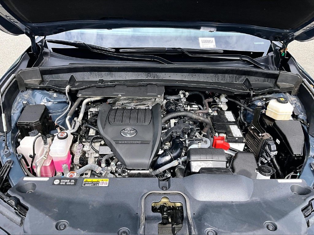 Used 2025 White Toyota XLE image 31