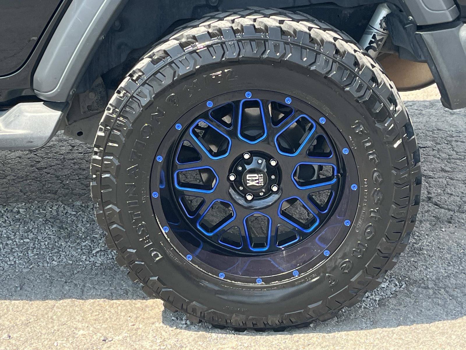 Used 2018 Black Clearcoat Jeep Sport S image 12