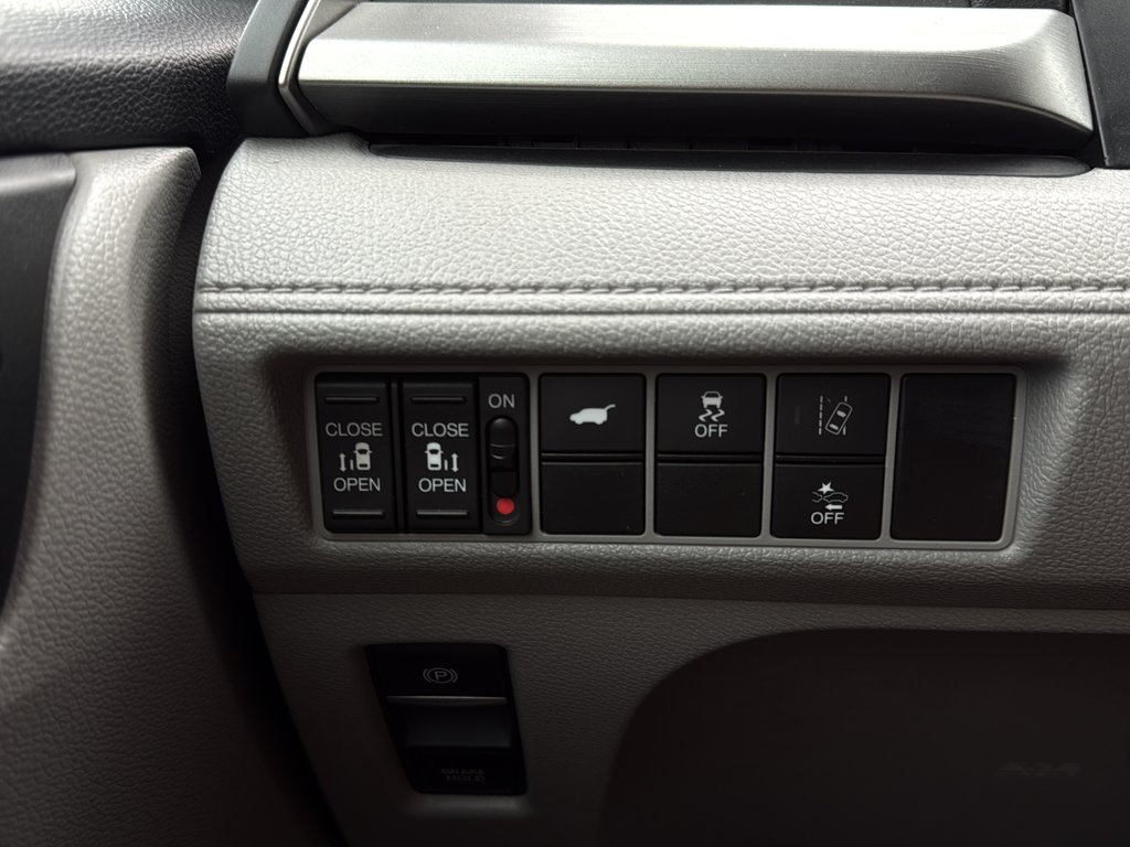 Used 2019 Silver Honda EX-L image 18