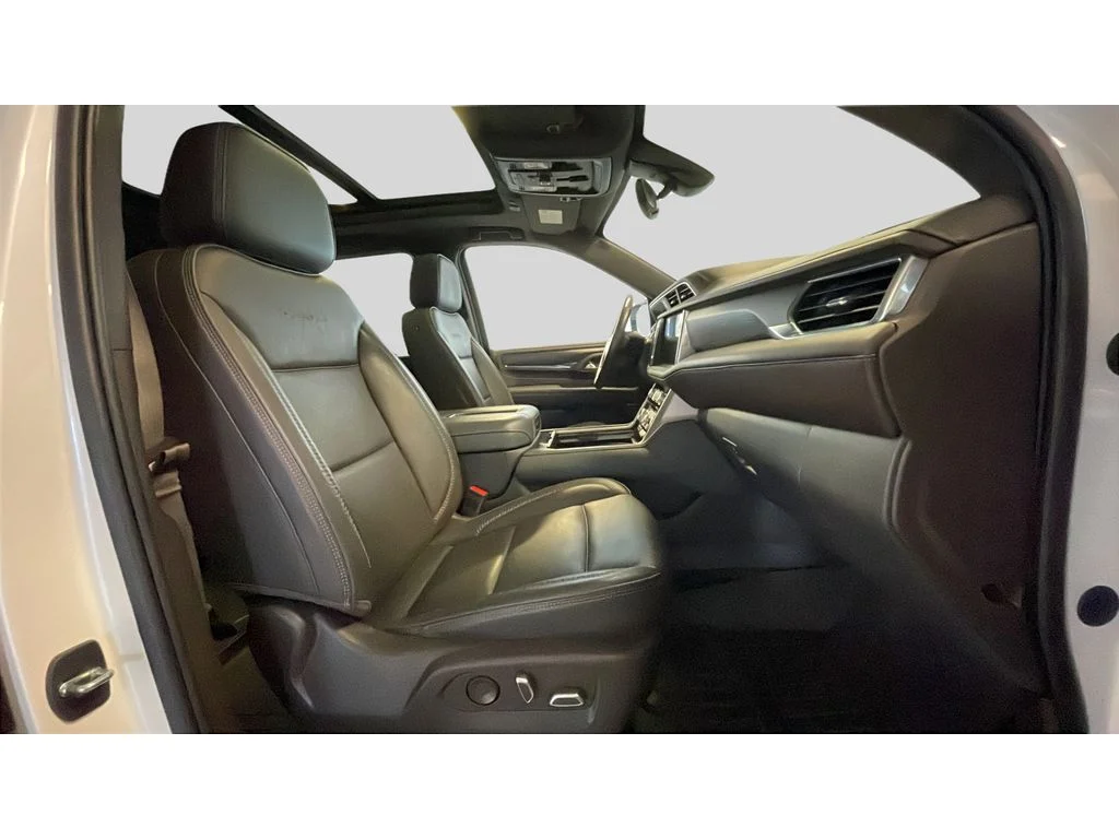 Used 2022 White Frost Tri-Coat GMC Denali image 19