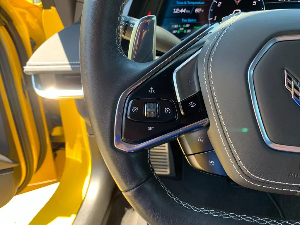Used 2025 Yellow Chevrolet Stingray image 27