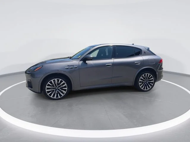 Used 2023  Maserati Modena image 5