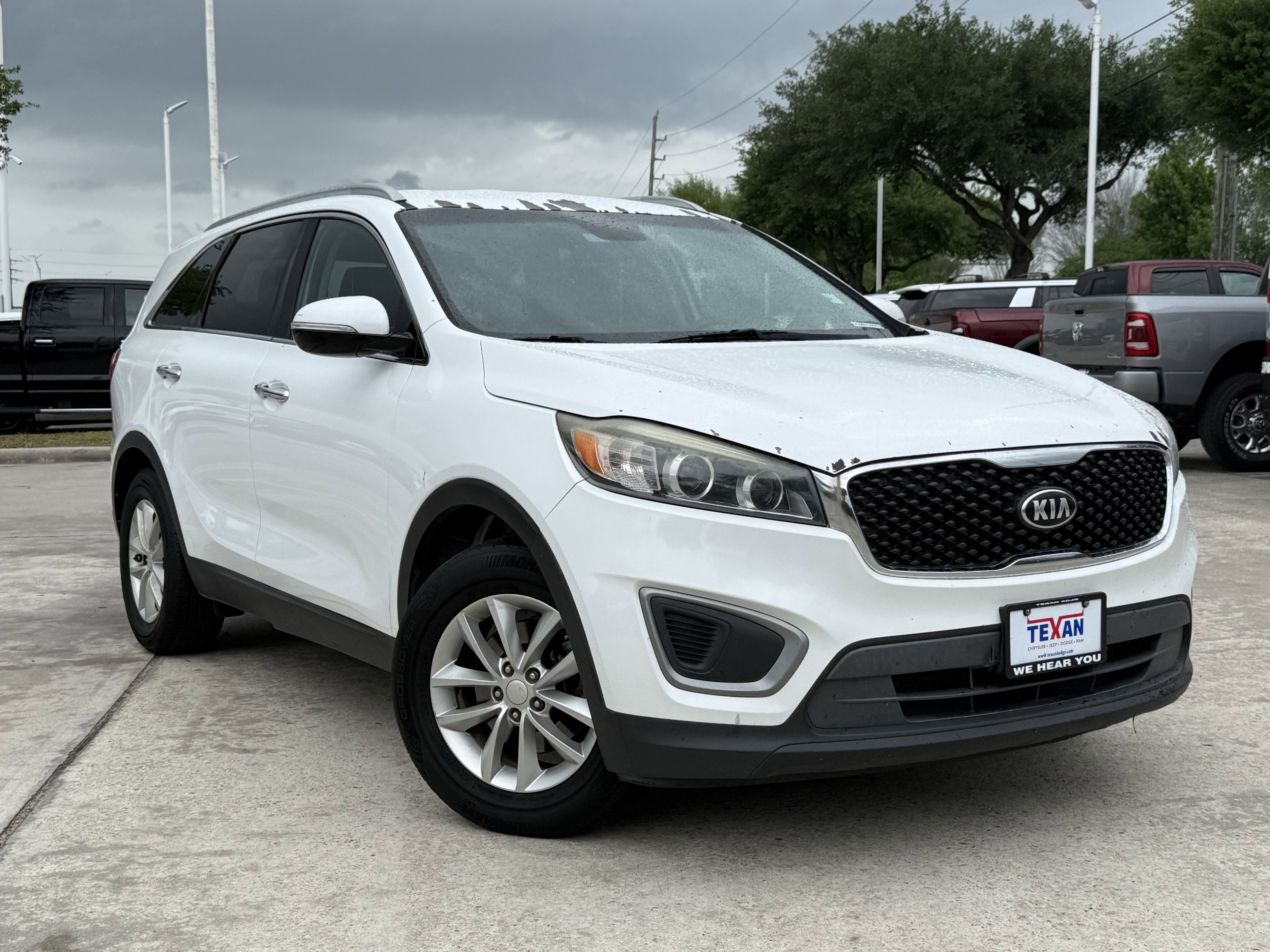 Used 2016 Kia Sorento LX with VIN 5XYPG4A52GG002185 for sale in Humble, TX