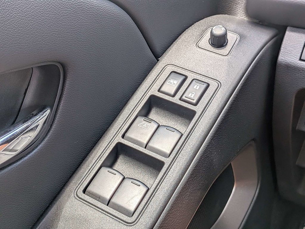 2025 Nissan Frontier SV - Photo 26