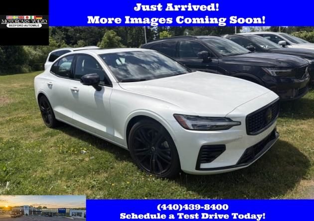 Used 2024 Crystal White Volvo Ultimate image 1