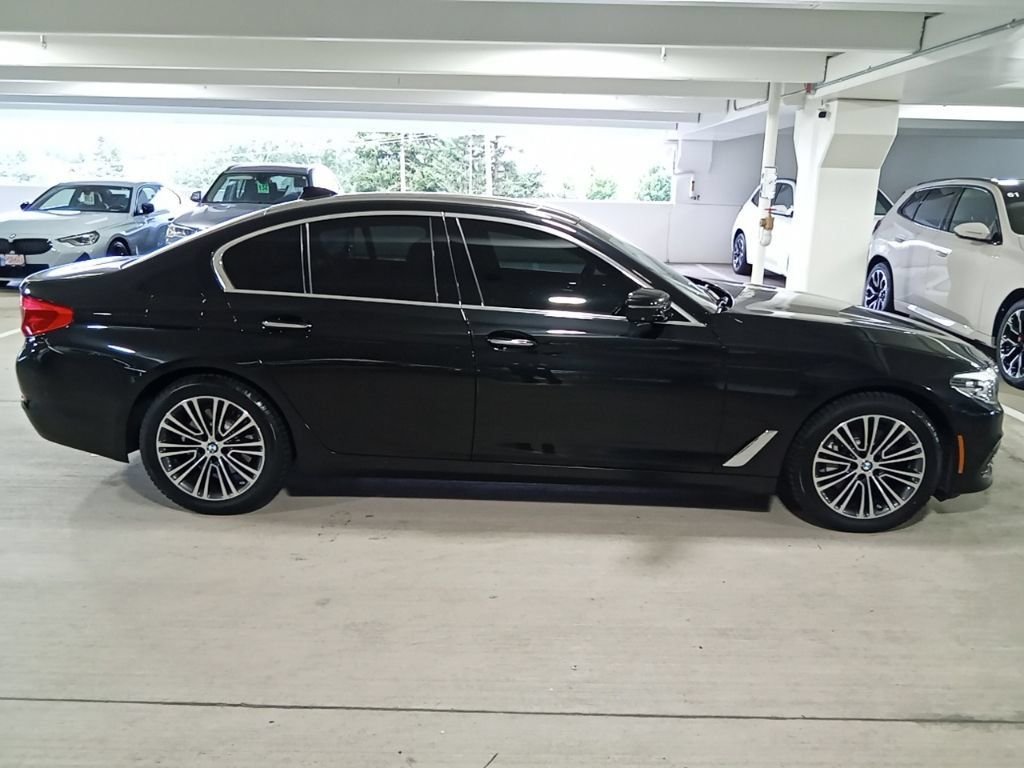 Used 2018 Black Sapphire Metallic BMW 530i image 4