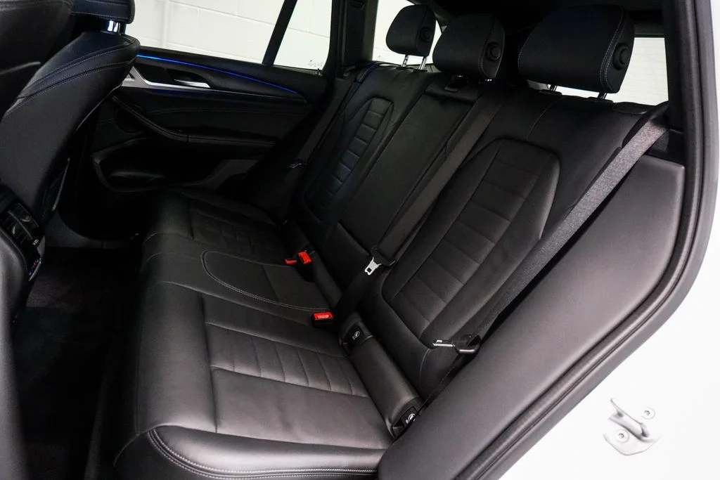 Used 2022 White BMW xDrive30i image 9
