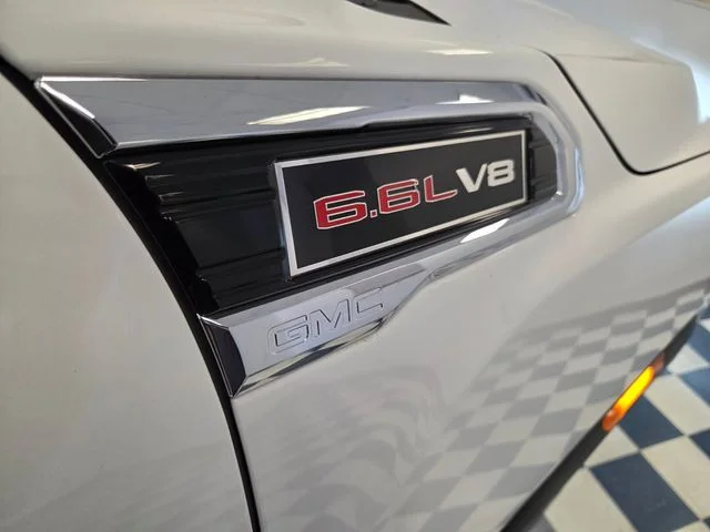 Used 2022 White GMC SLE image 17