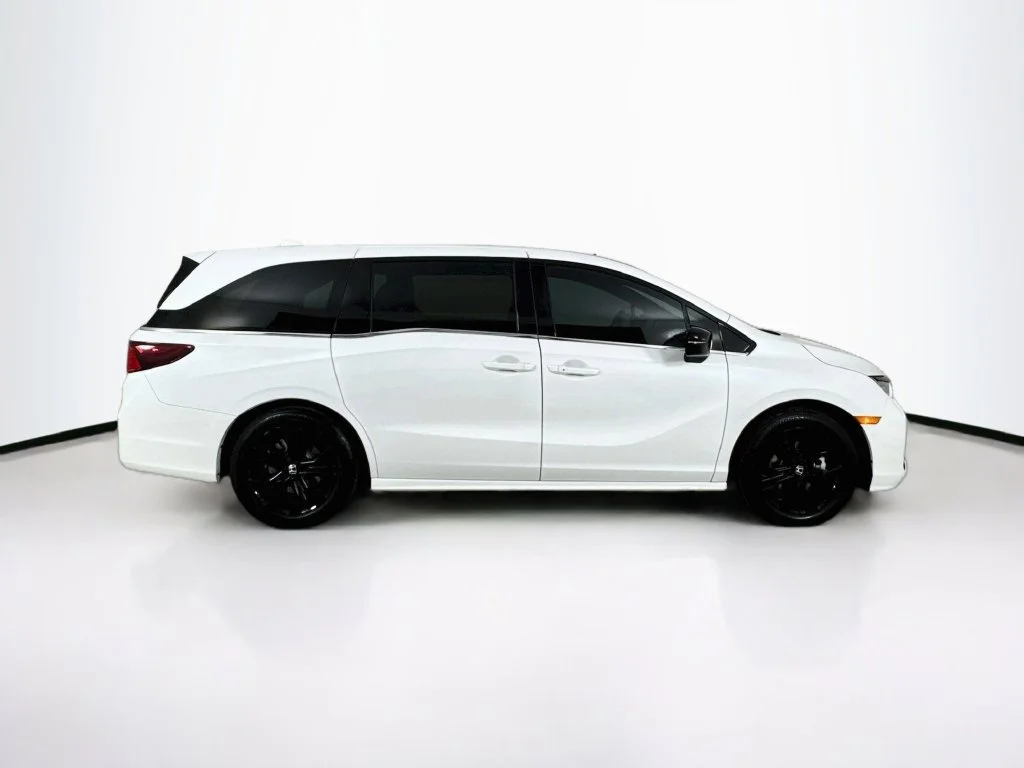 Certified Used 2026 Platinum White Pearl Honda Sport-L image 9