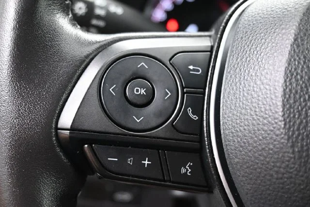 Used 2025 White Toyota XLE image 19