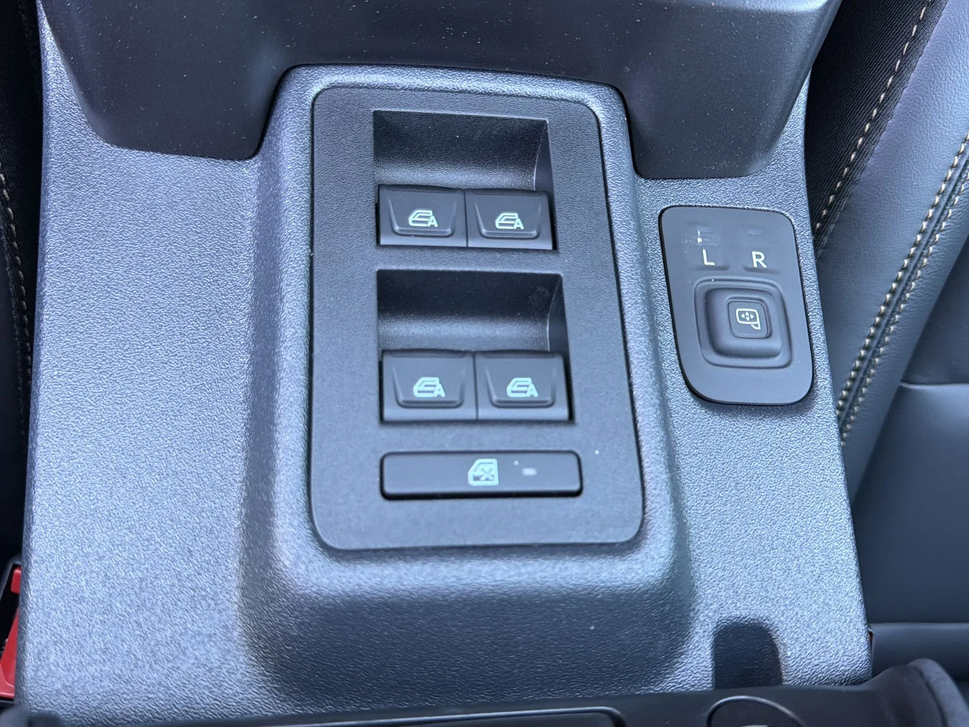 New 2026 Avalanche Gray Ford Badlands® image 14