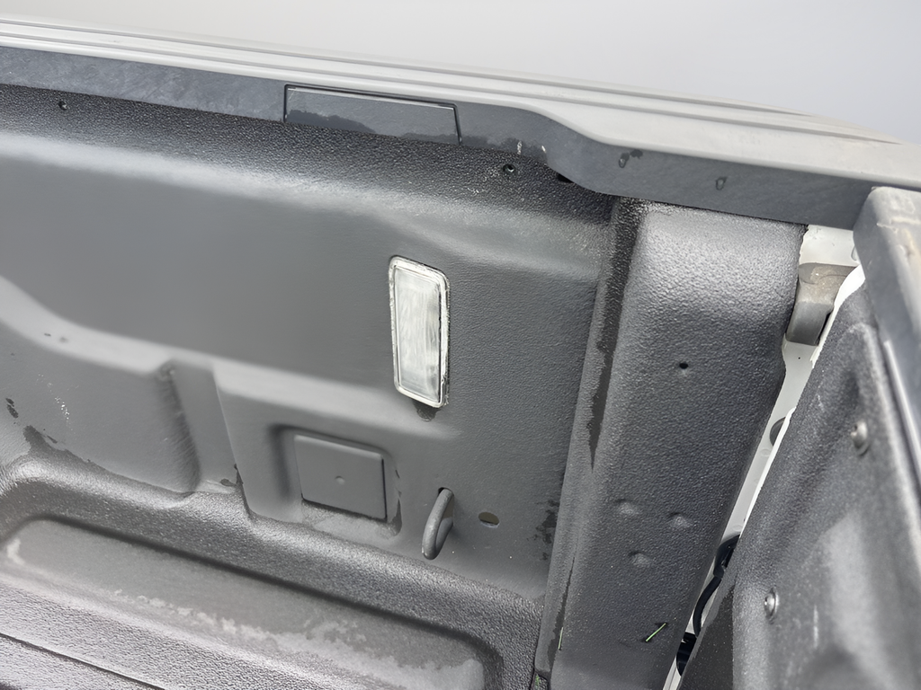Used 2022 White Jeep Overland image 33