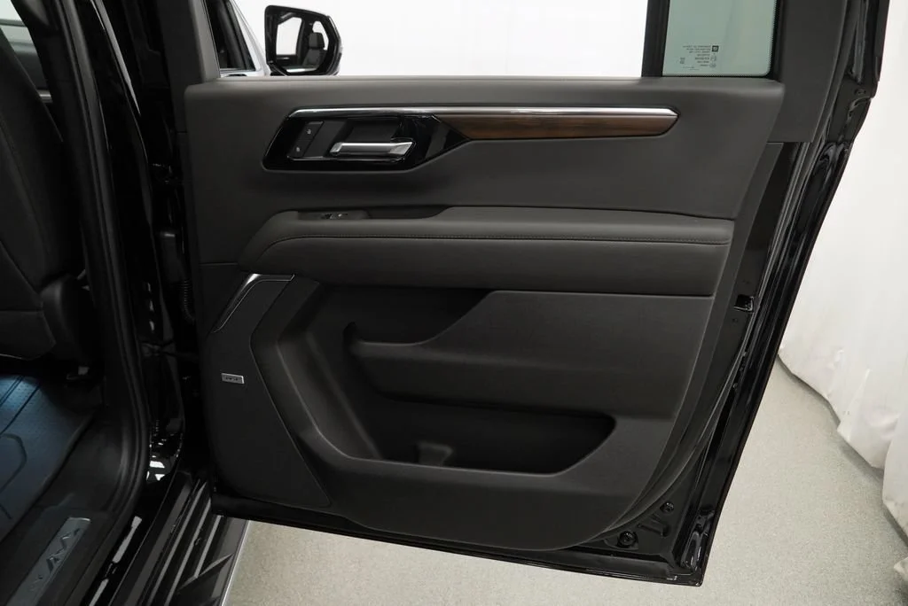 New 2026 Black Chevrolet High Country image 31