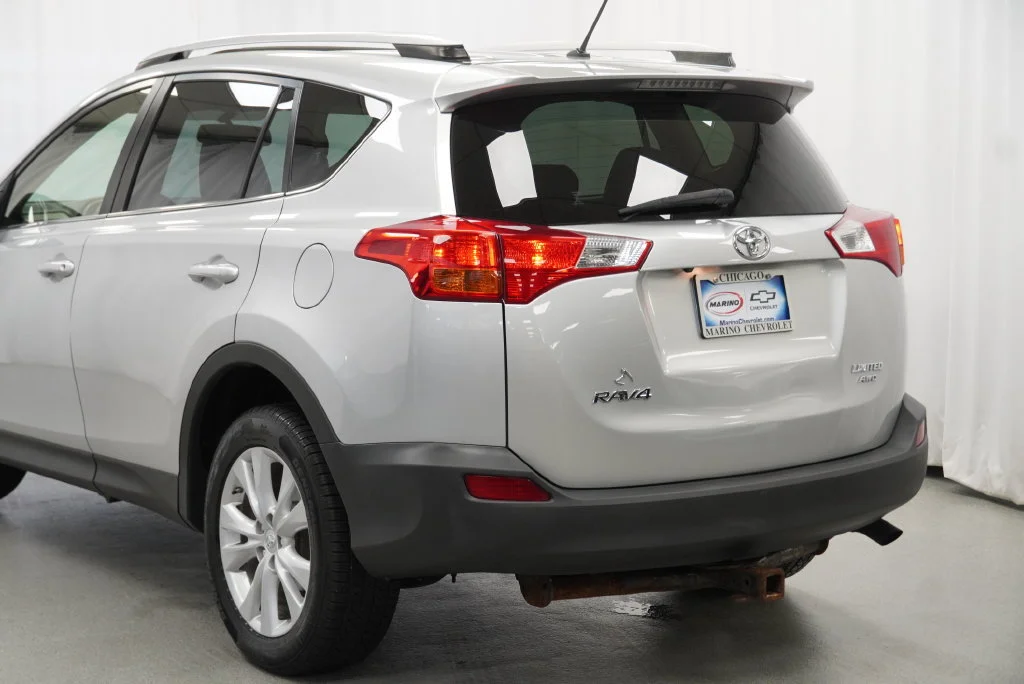Used 2013 Silver Toyota Limited image 17