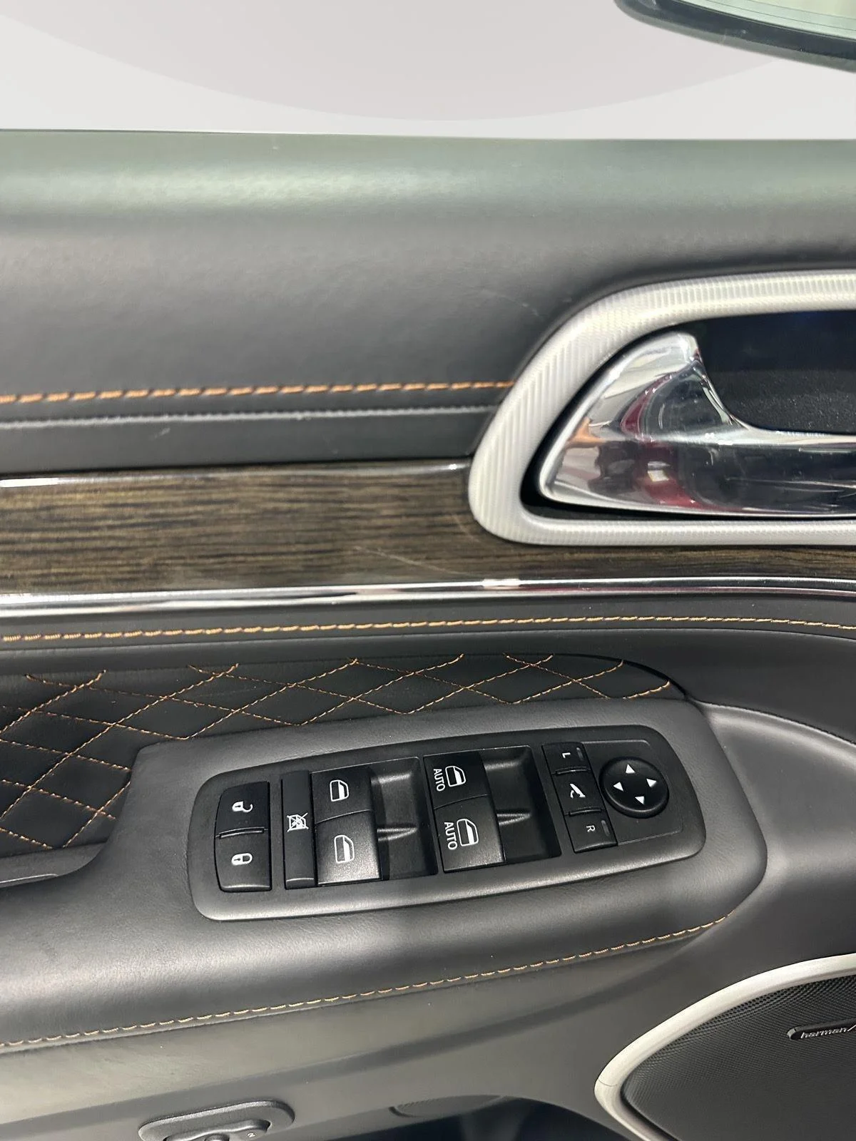 Used 2019 Velvet Red Pearlcoat Jeep Summit image 18