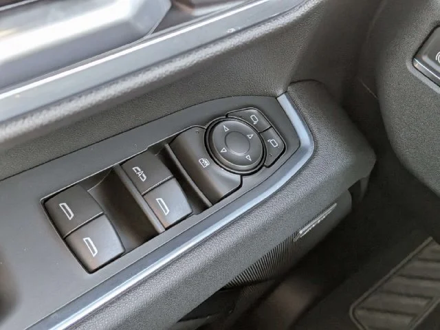 New 2026 Onyx Black GMC Elevation image 23