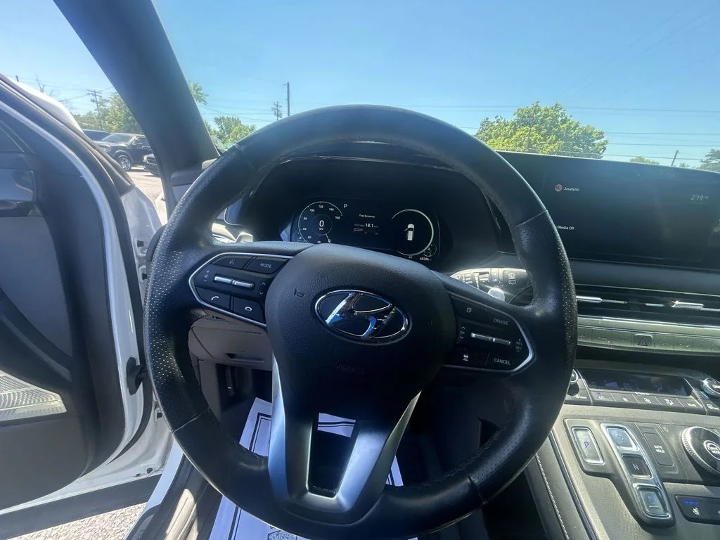 Used 2022 White Hyundai Calligraphy image 20