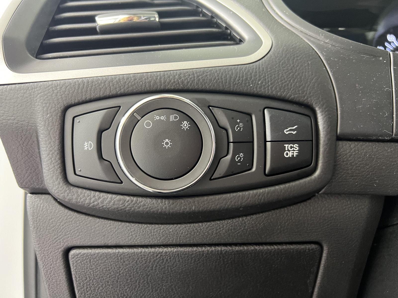 Used 2023 Oxford White Ford SEL image 16
