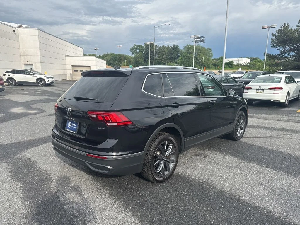 Certified Used 2022 Black Volkswagen 2.0T SE image 24