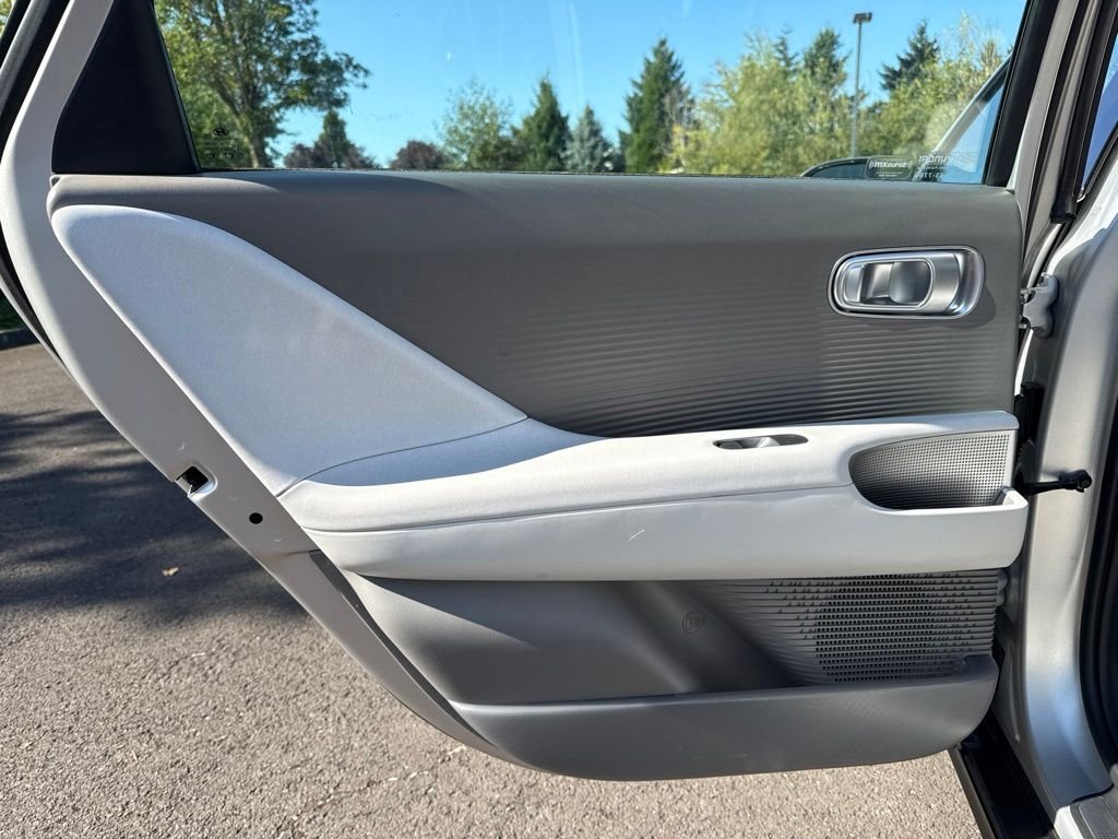 Used 2023 Gravity Gold Matte Hyundai Limited image 22
