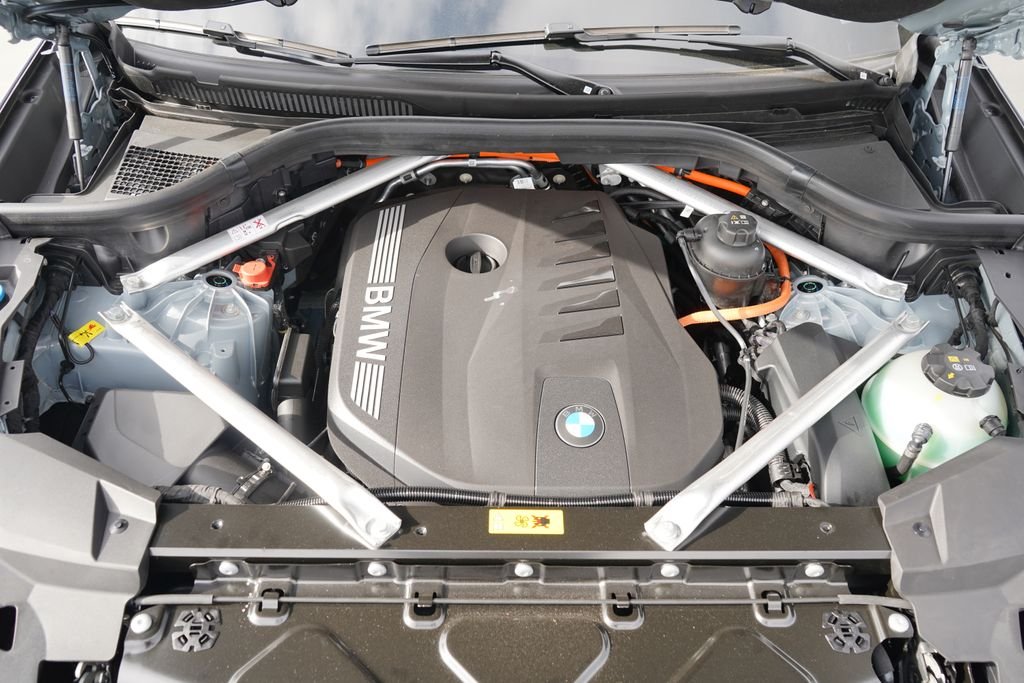 New 2026 Brooklyn Grey Metallic BMW xDrive50e image 22