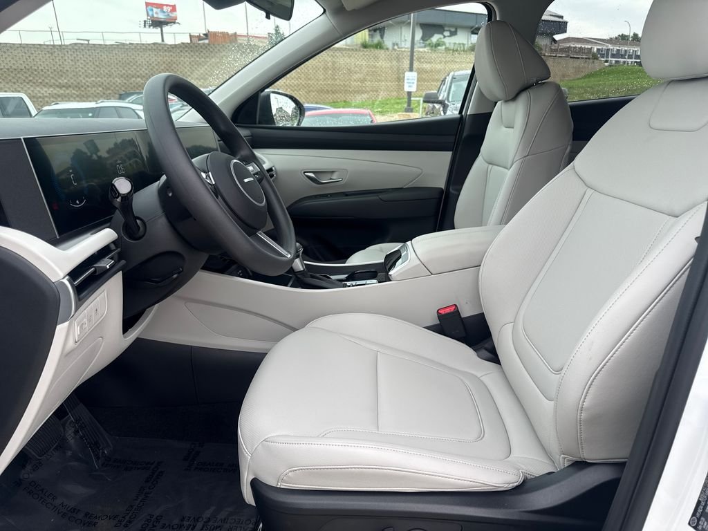 New 2026 White Hyundai SEL Plus image 9