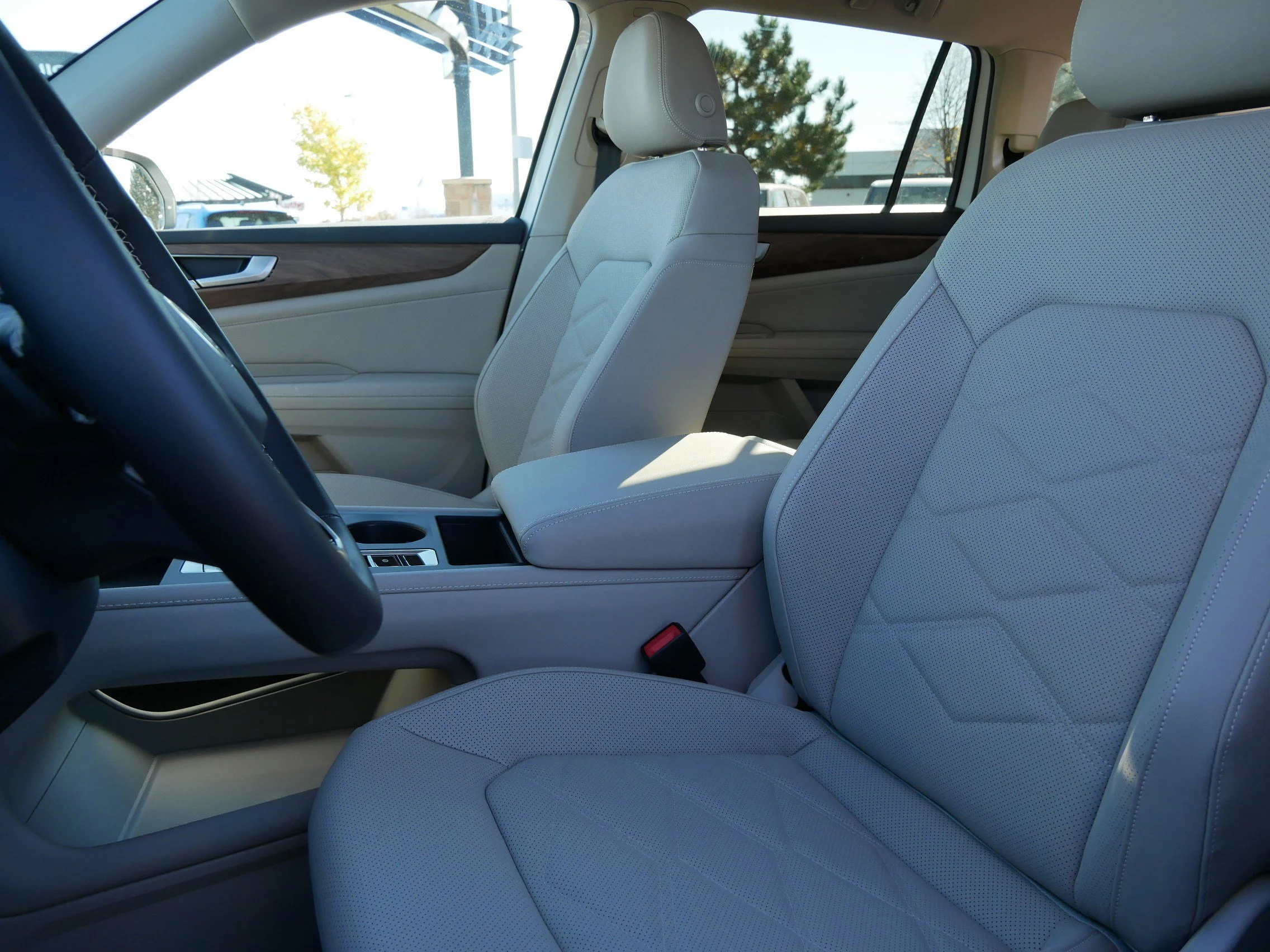 New 2026 Opal White Pearl Volkswagen 2.0T SE image 4