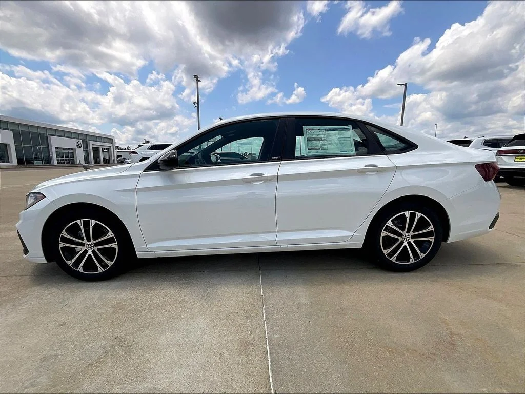 New 2026 White Volkswagen 1.5T Sport image 6