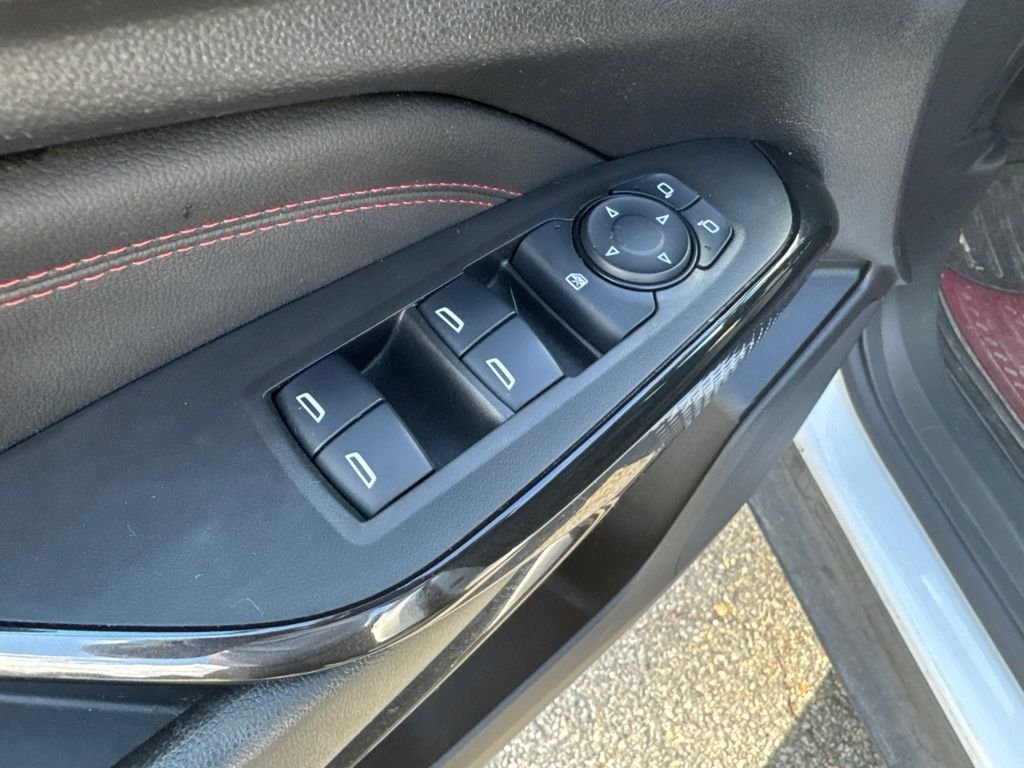 Used 2024 White Chevrolet 2RS image 9